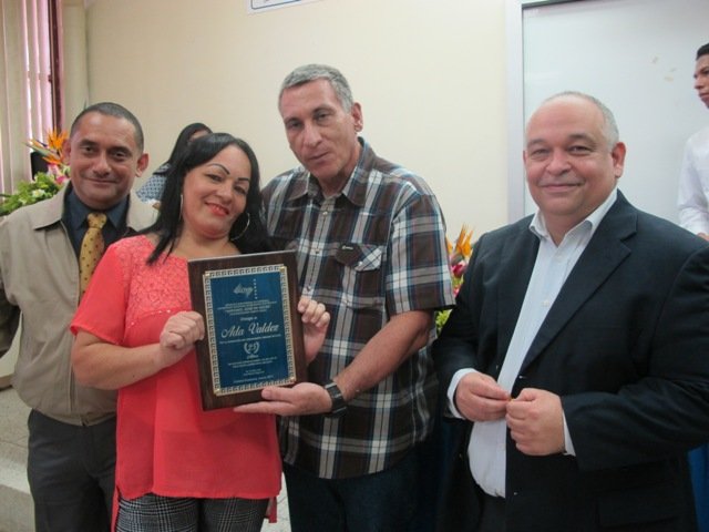 Ada Valdez (25 años de servicio)